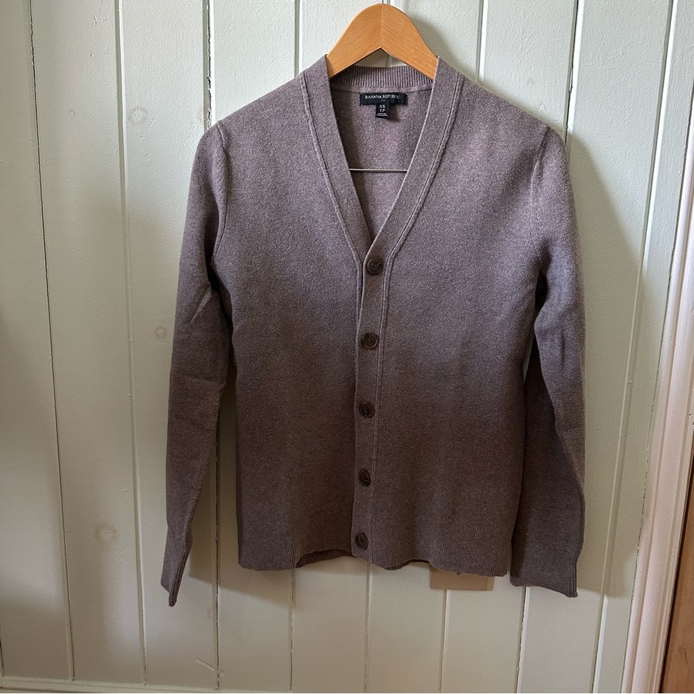 Banana Republic Factory Men's Taupe/Gray V-Neck Button Cardigan XS